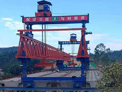 龍門(mén)式起重機(jī)